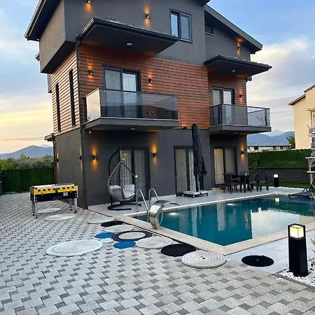 Merkezde 6 Kisilik Lueks Hotel